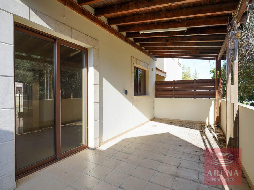 4 bed house in Aradippou - back veranda
