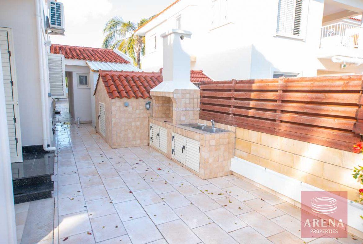 5 Bed Villa for rent in Pervolia - bbq