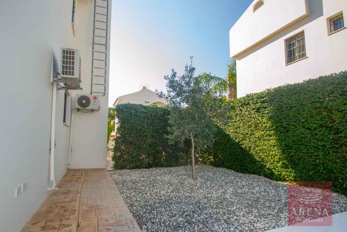 4 bed villa in Protaras - Garden