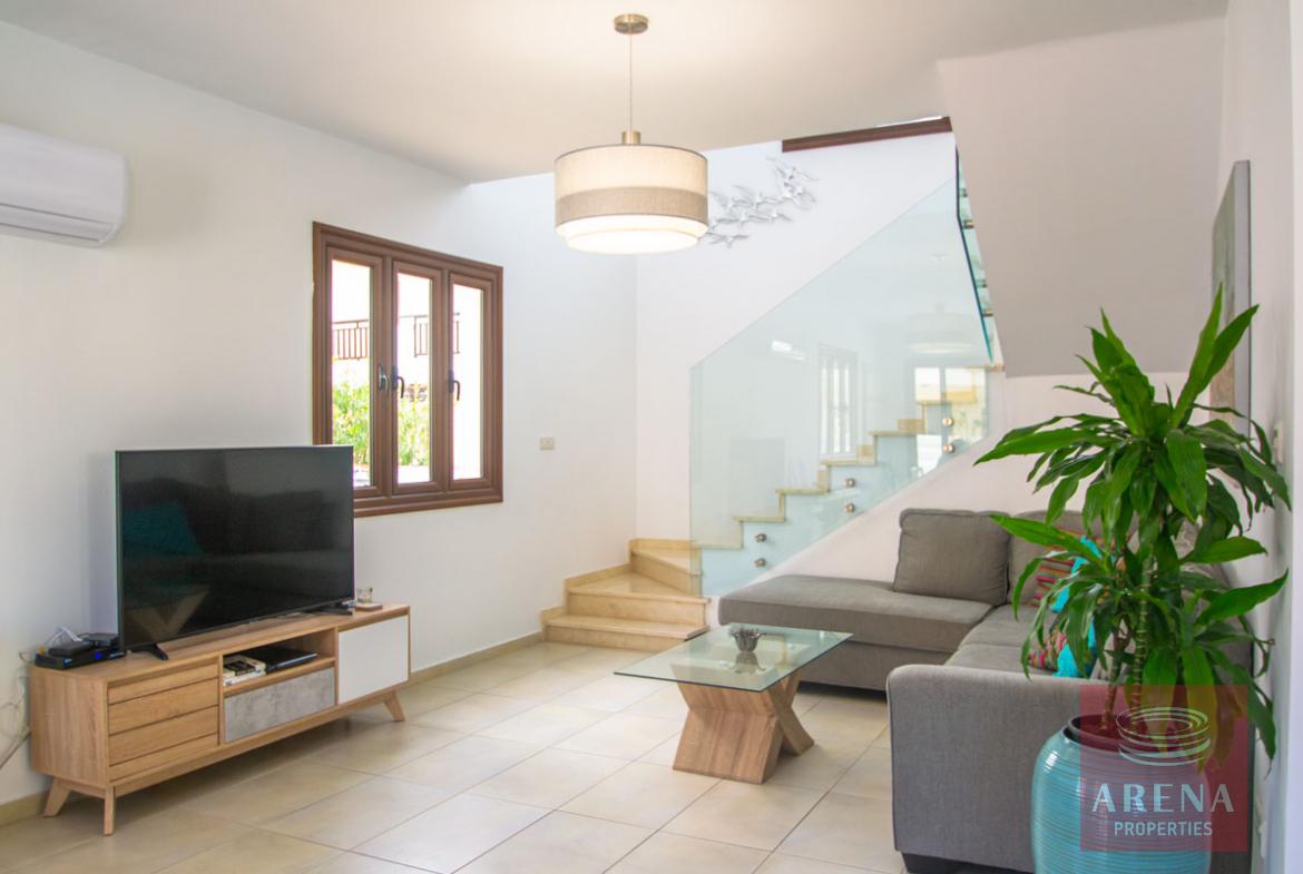 4 bed villa in Pernera - living area
