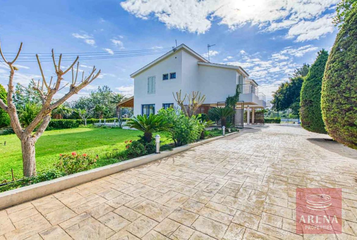 6 bed villa in Protaras