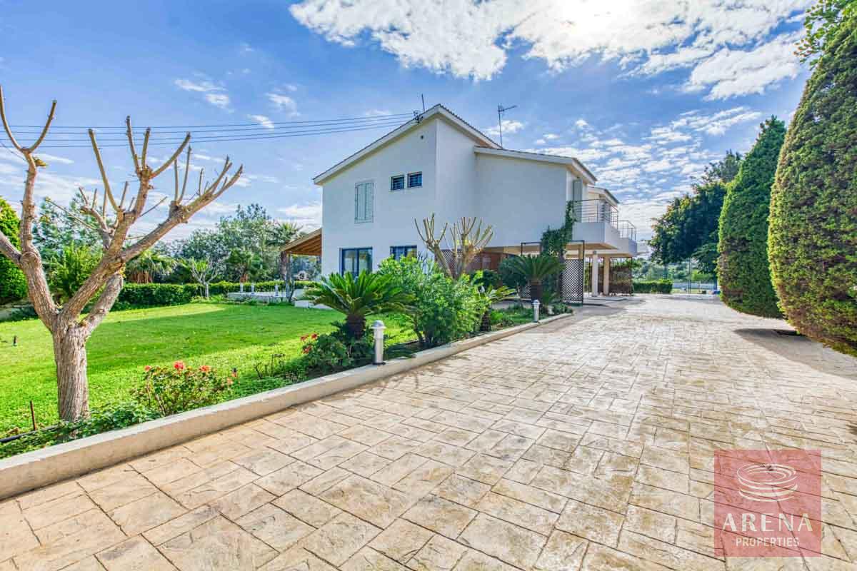 6 bed villa in Protaras