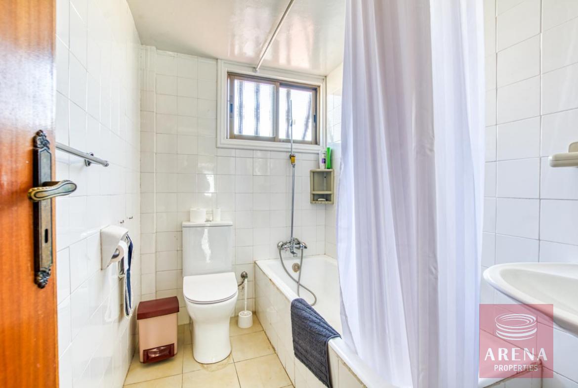 3 Bed Apt in Pernera - bathroom