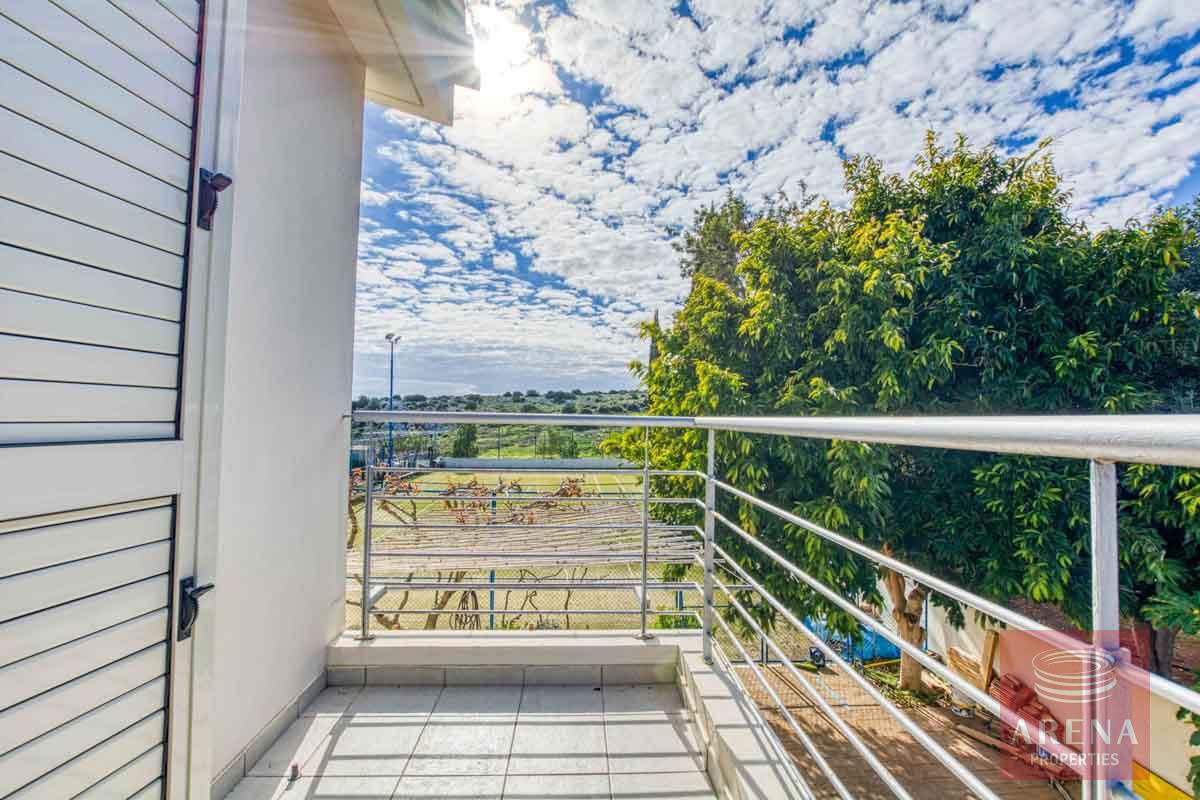 6 bed villa in Protaras - balcony