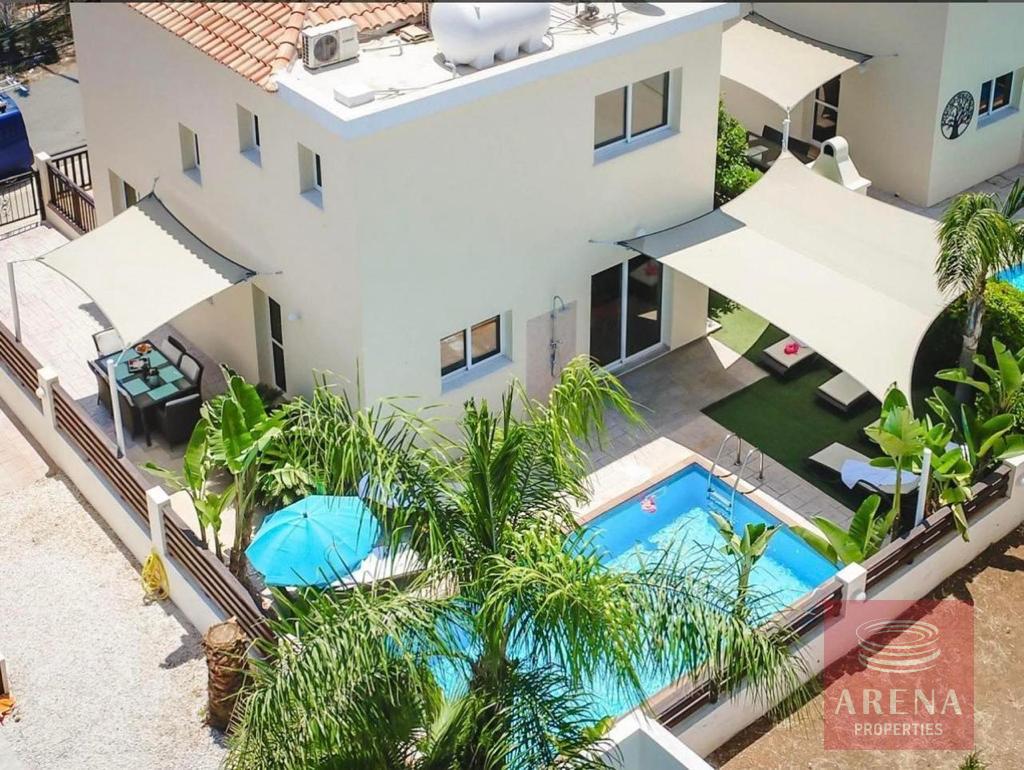 Villa for rent in Pernera