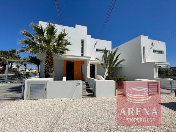 Villa in Ayia Triada for sale