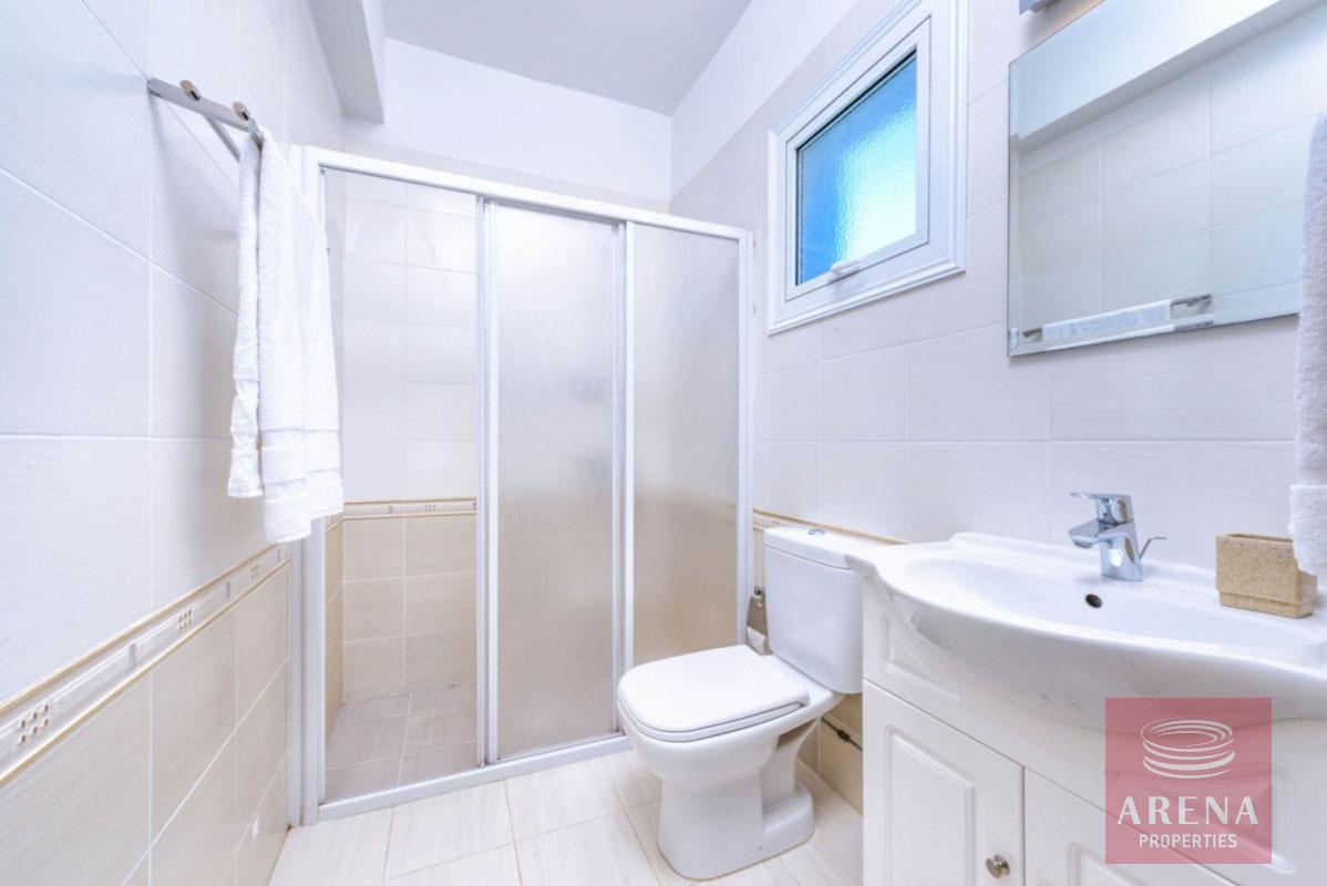 4 Bed Villa in Kapparis - bathroom