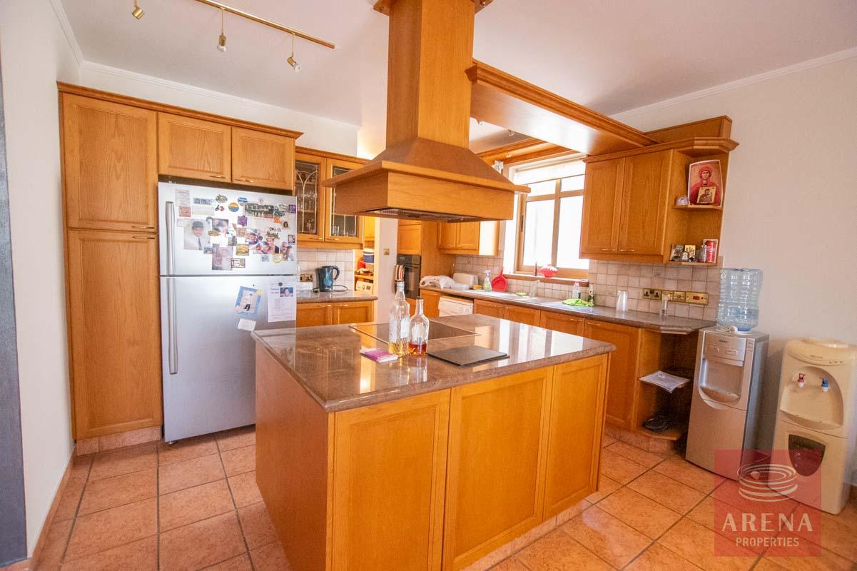 4 Bed Villa in Aradippou - kitchen