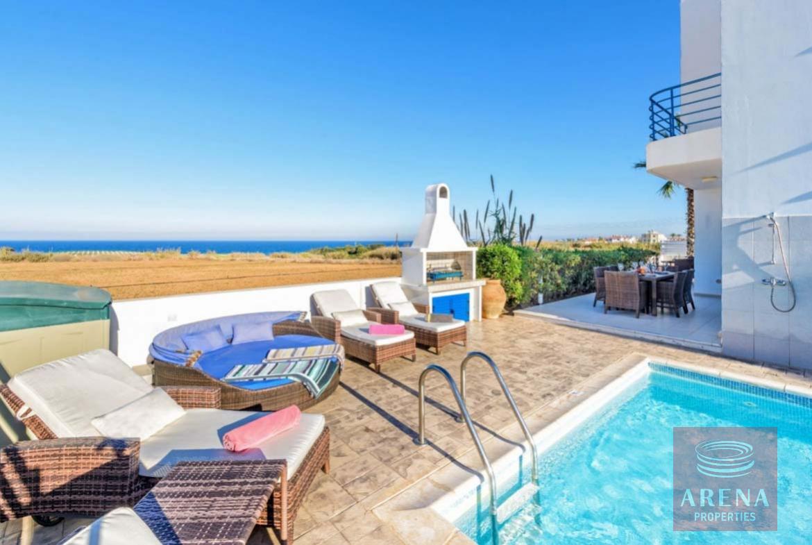 4 Bed Villa in Kapparis - bbq