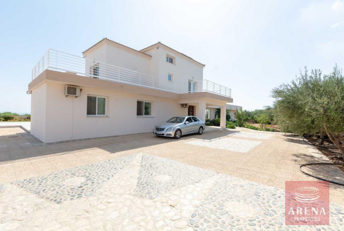 4 bed villa in Protaras for sale