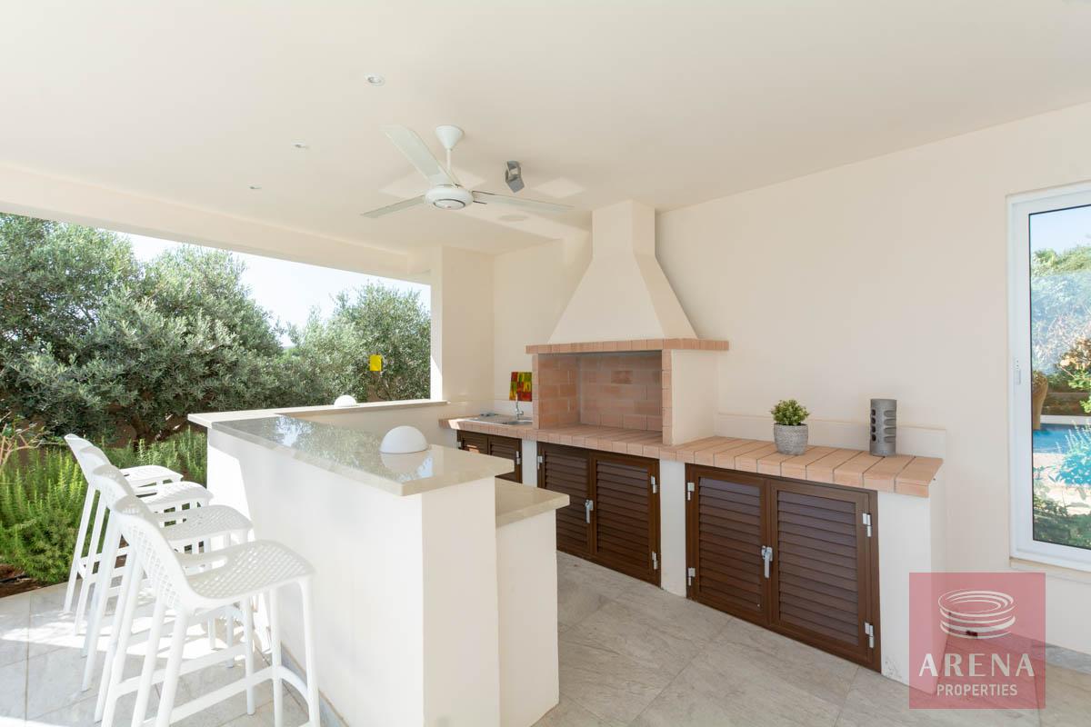 4 bed villa in Protaras - bbq