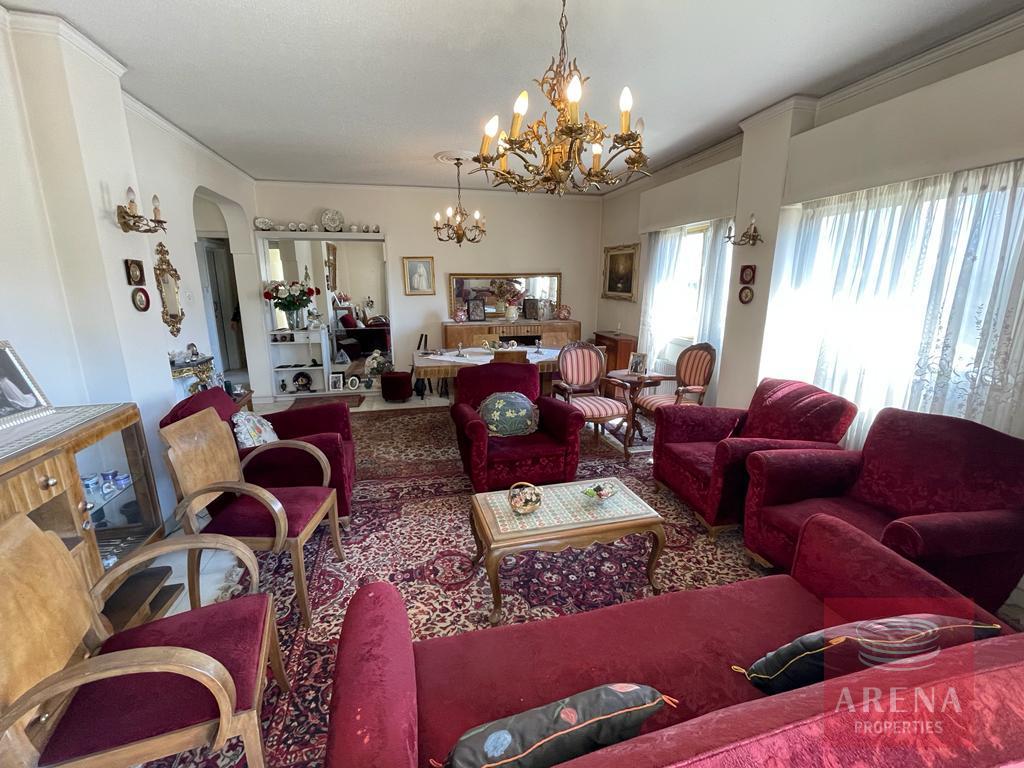 3 Bed Apt in Ayioi Omologites - living area