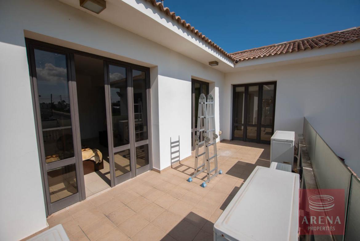 4 BED HOUSE FOR SALE - VERANDA