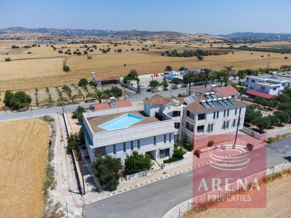 2 Bed Apt in Anafotida