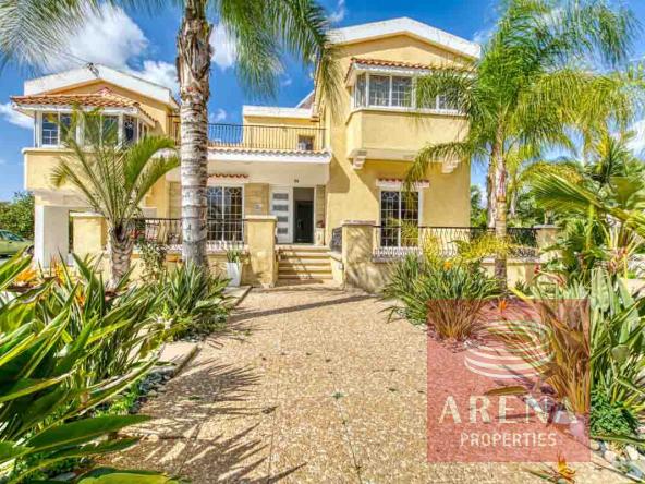 4 BED VILLA IN PARALIMNI