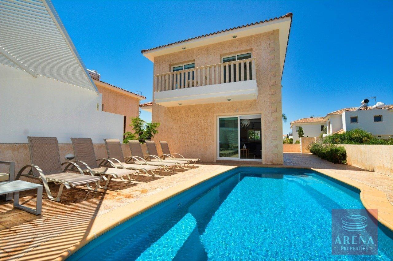 1 VILLA IN PERNERA 5207