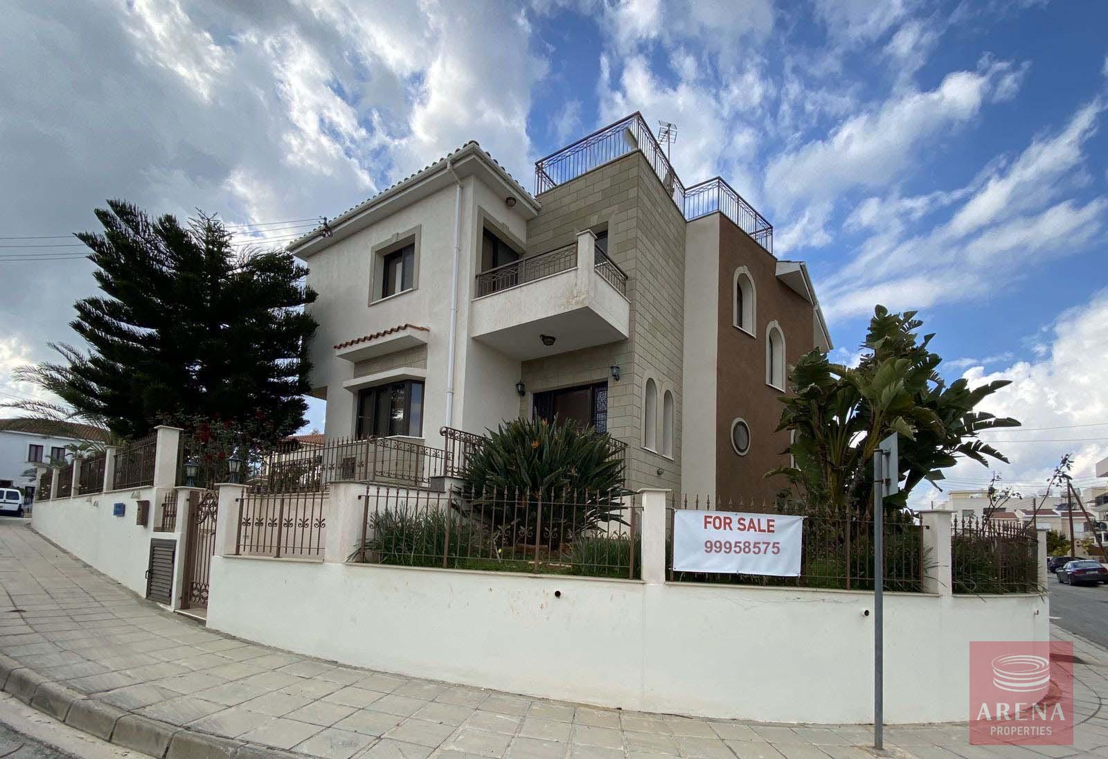 1 Villa 4 bed Aradippou 5357