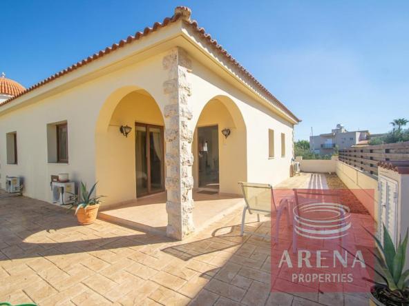 1 bungalow in liopetri