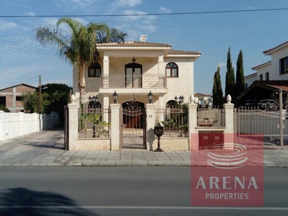 1 villa in aradippou 5202