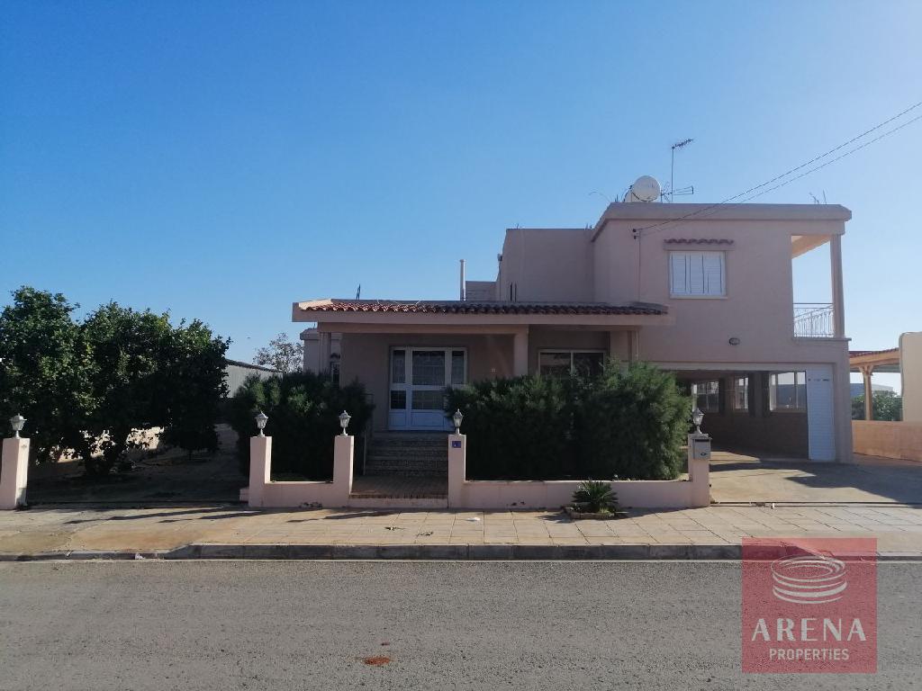 1 villa in avgorou 5139