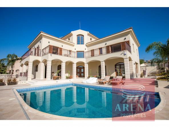 1 villa in germasogia