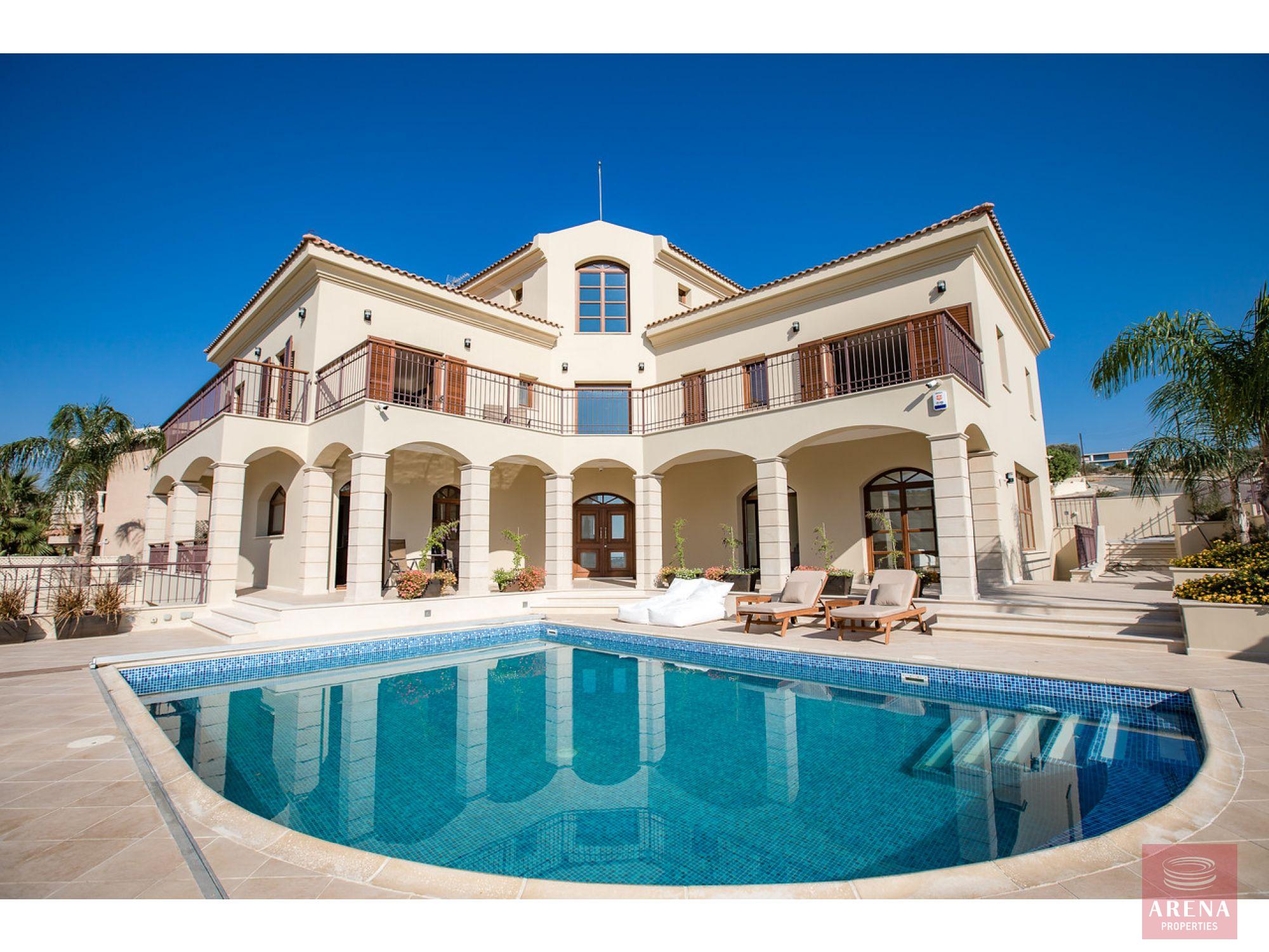 1 villa in germasogia