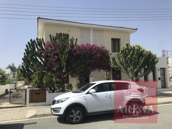 1 villa in livadia 5200