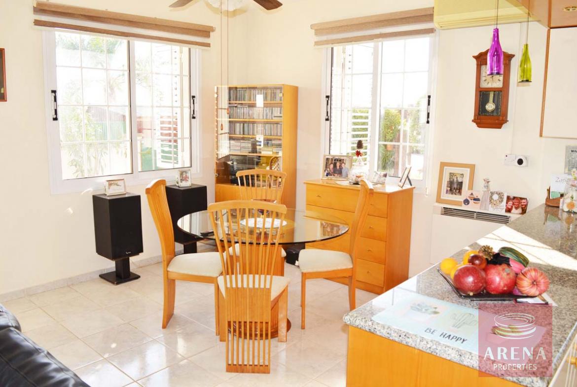 2 BED villa in Ayia Thekla - dining area