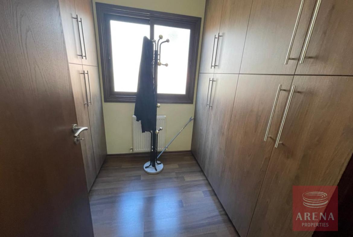 3 bed villa for sale in Strovolos - walk-in-wordrobe
