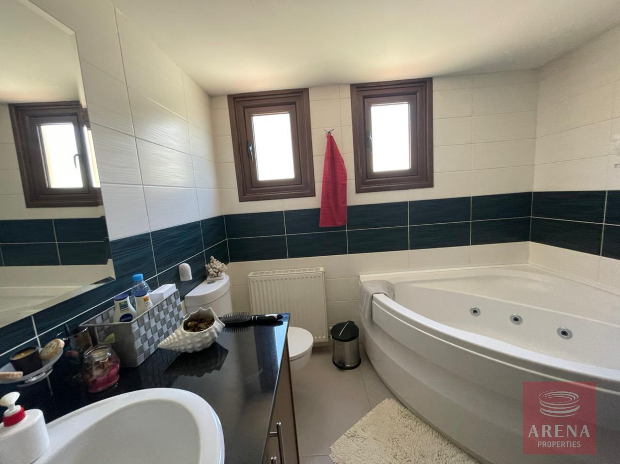 3 bed villa for sale in Strovolos - bathroom