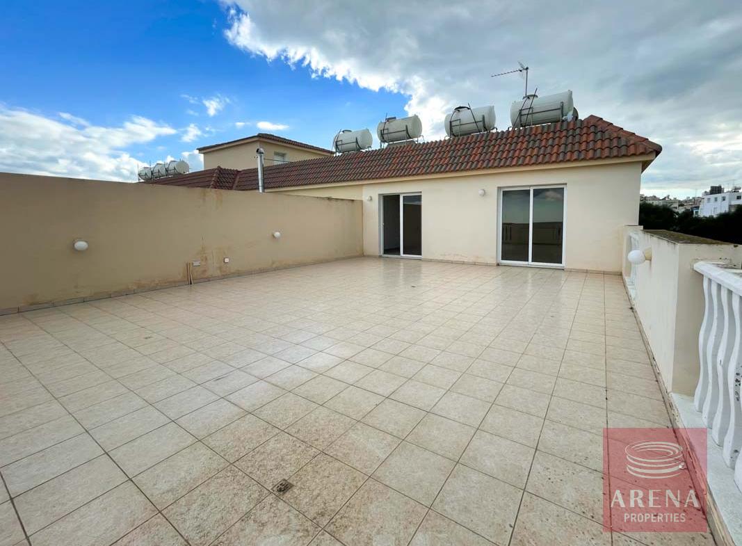 Apt with large veranda for sale