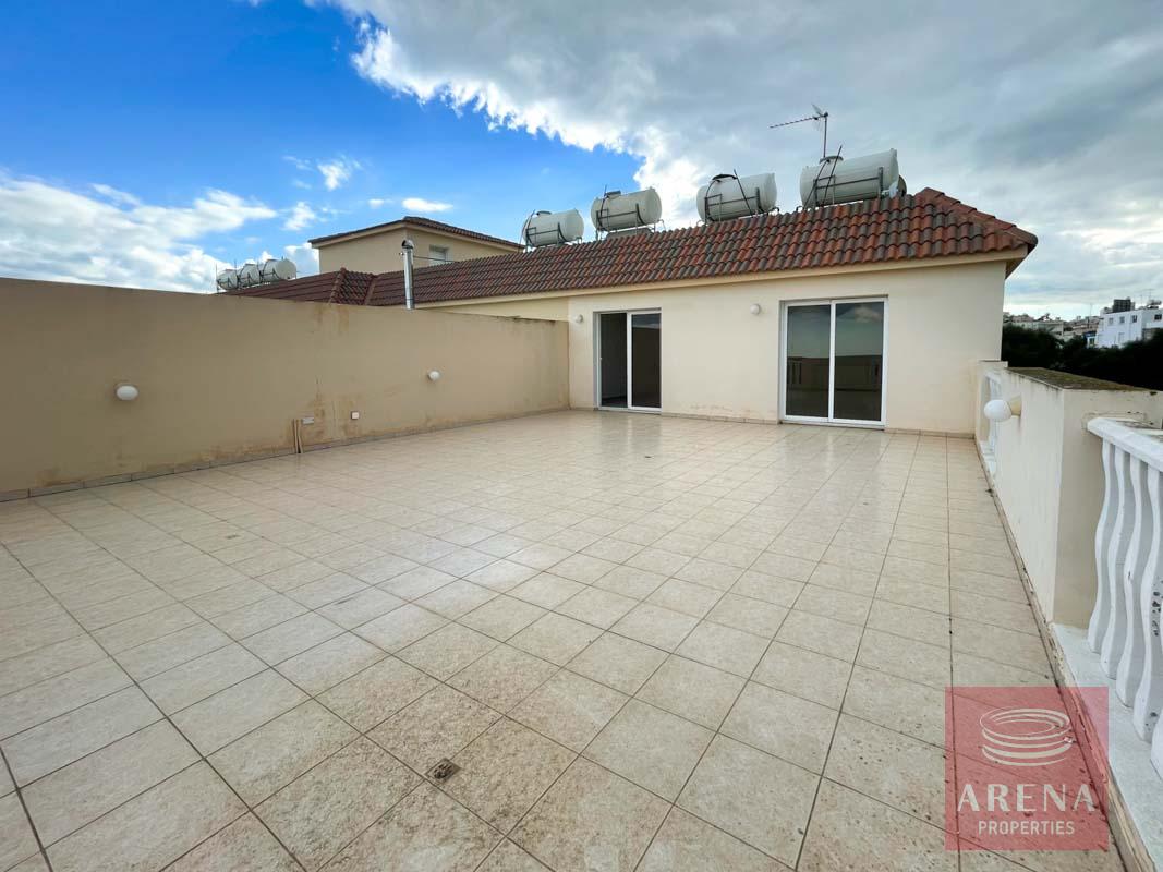 Apt with large veranda for sale