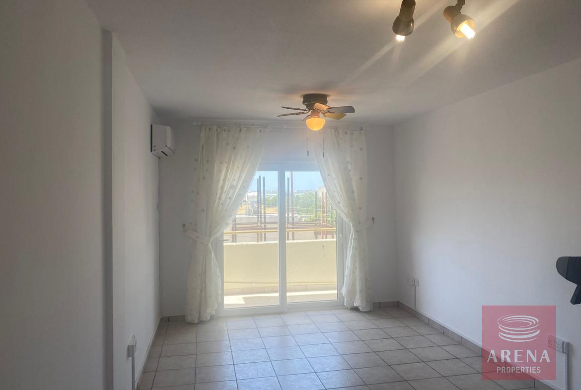 Flat for rent in Paralimni - living area