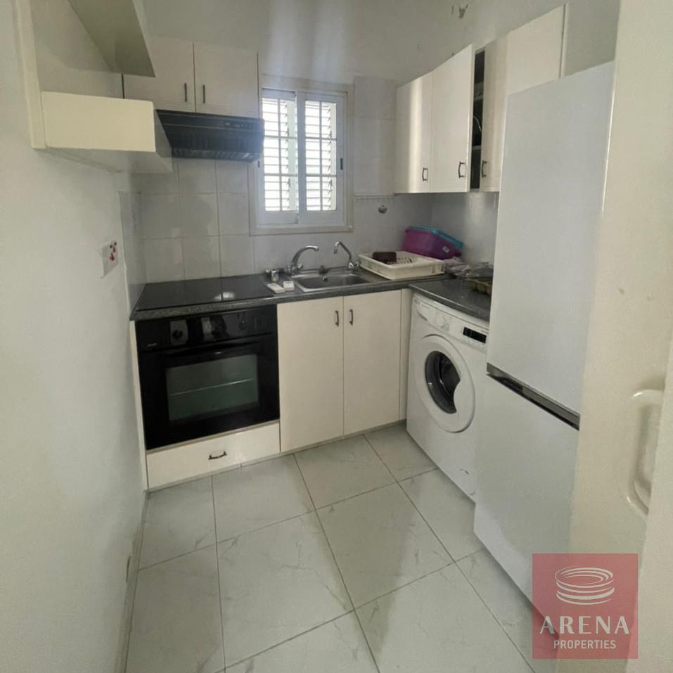 1 bed apt in Makenzie - kitchen