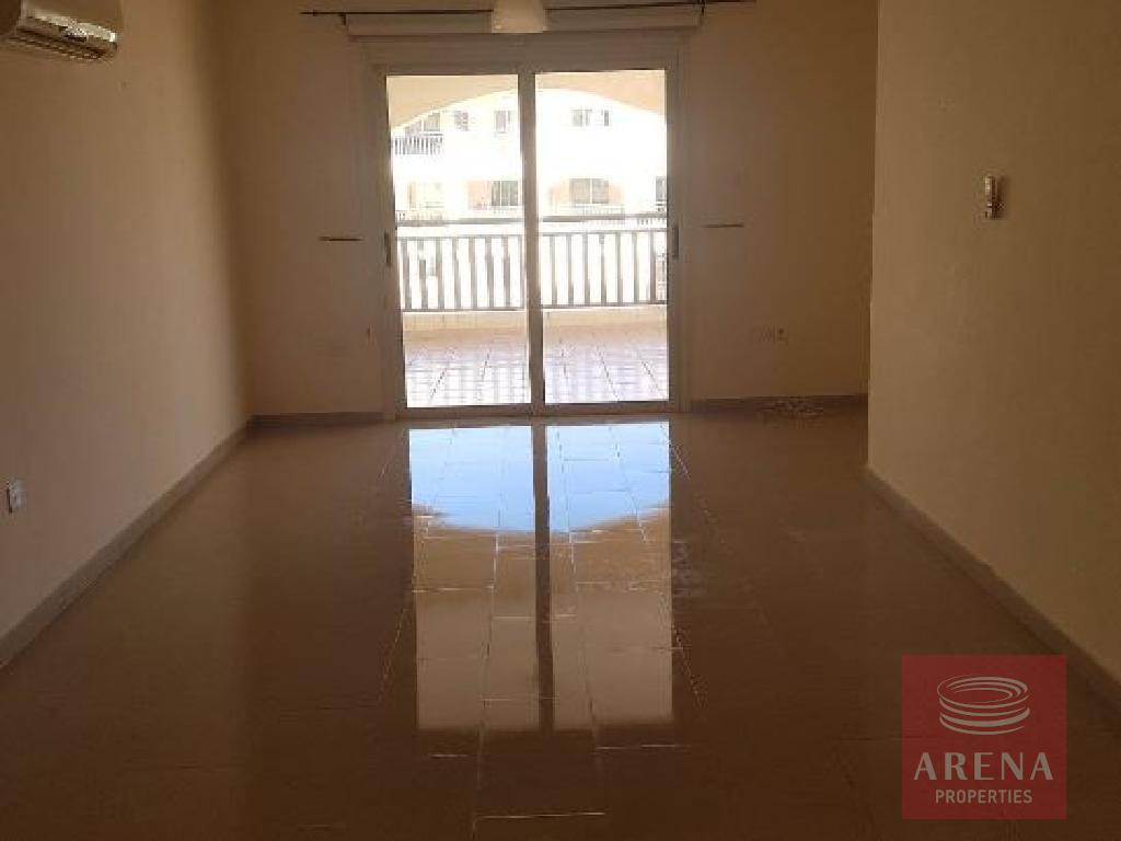 Apt with deeds in Tersefanou - living area