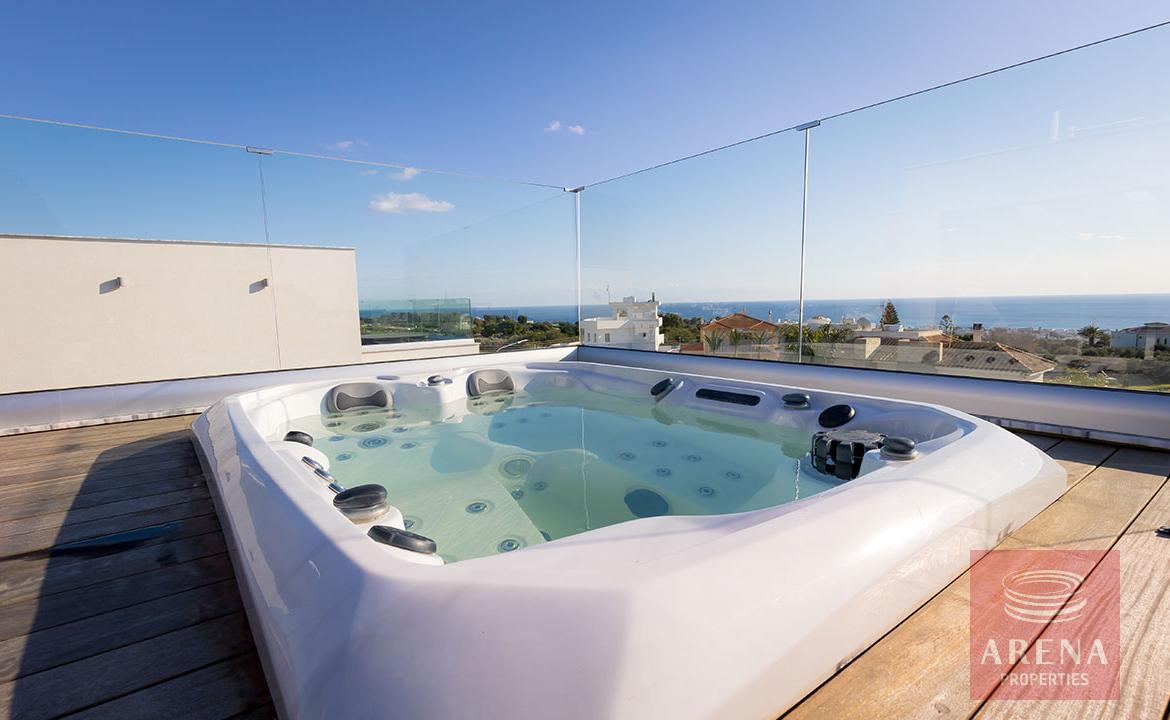 villa in Ayia Napa Kokkines - jacuzzi