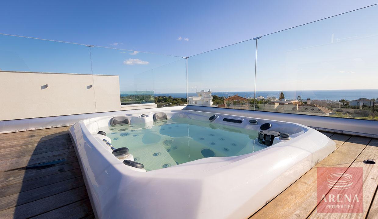 villa in Ayia Napa Kokkines - jacuzzi