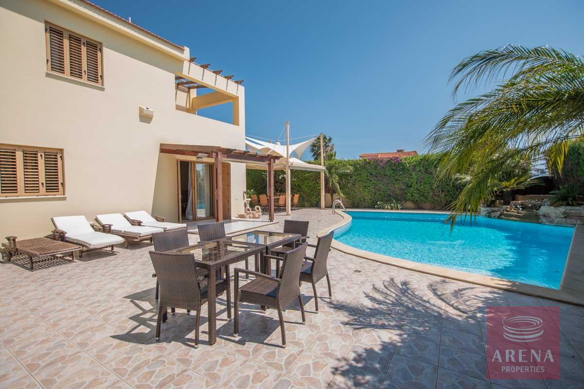 1 4 bed villa in ayia thekla 0
