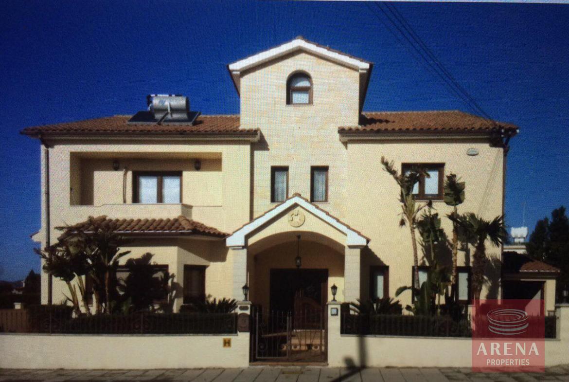 5 Bed Villa in Alethriko