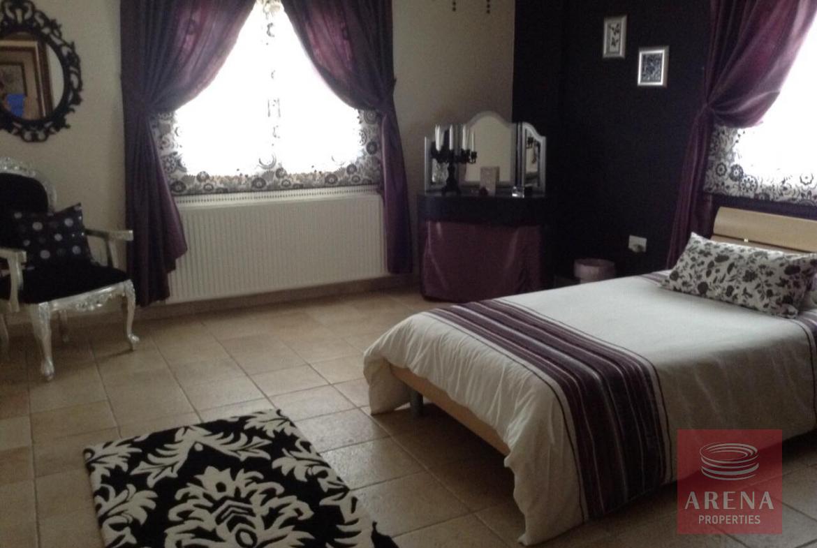 5 Bed Villa in Alethriko - bedroom