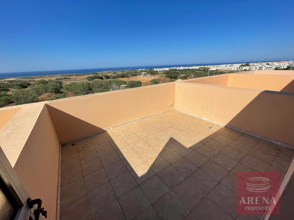 2 Bed Townhouse with Sea Views - roof garden