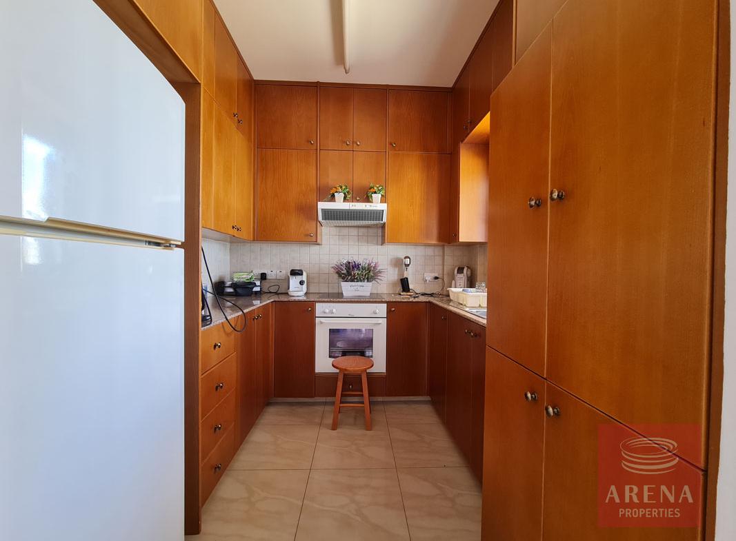 Bungalow with Roof Garden - kitchen