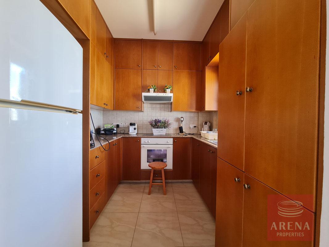 Bungalow with Roof Garden - kitchen