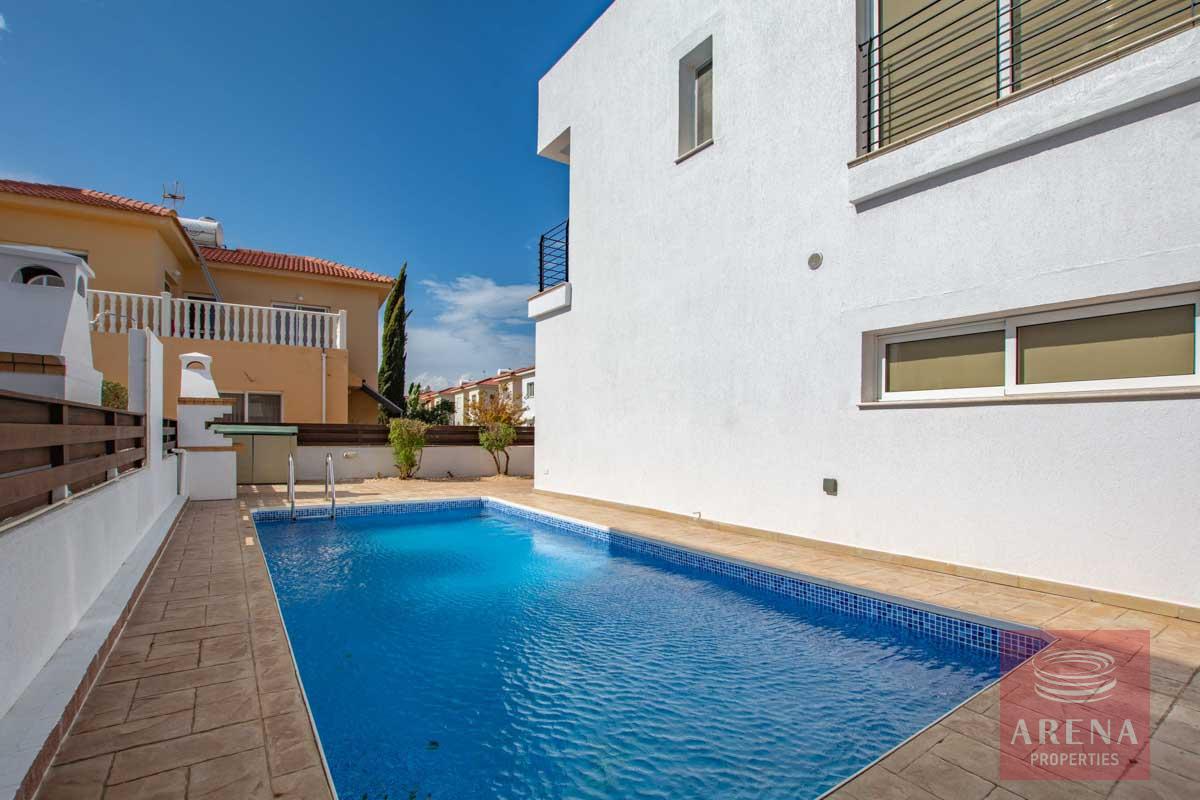 2 bed villa in Ayia Triada - pool