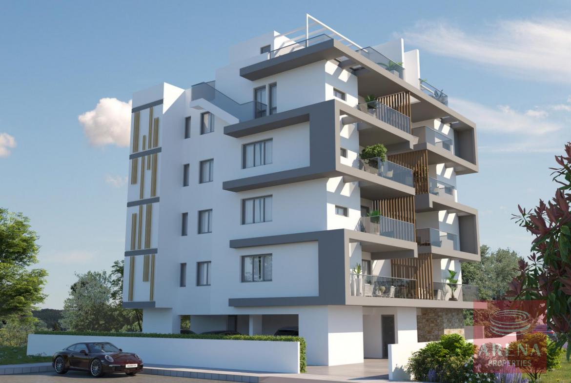 Top floor apt in Kamares for sale