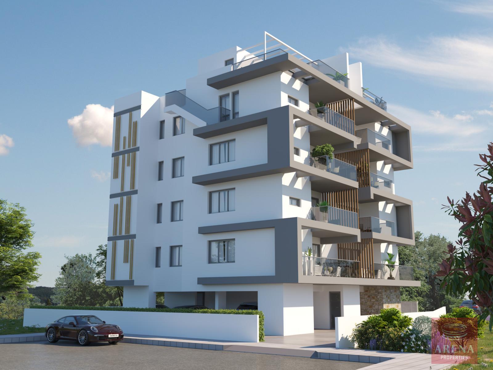 Top floor apt in Kamares for sale