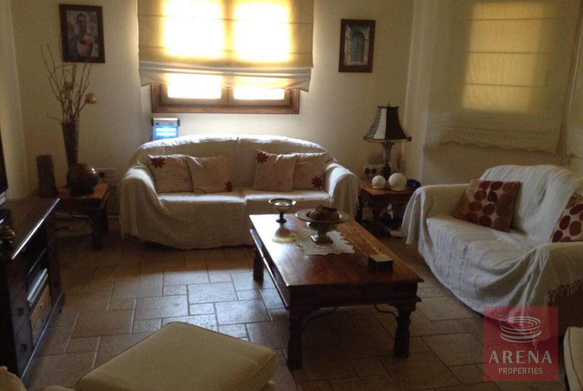 5 Bed Villa in Alethriko - sitting area
