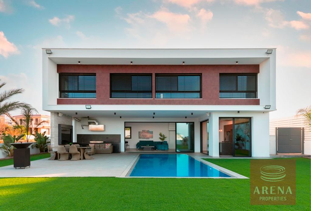 5 Bed Villa in Protaras to buy