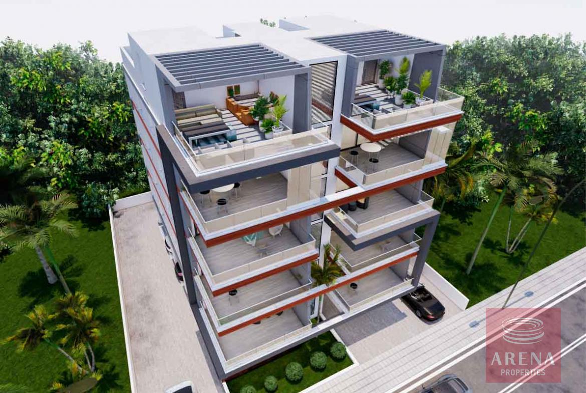 apt close to Marina to buy