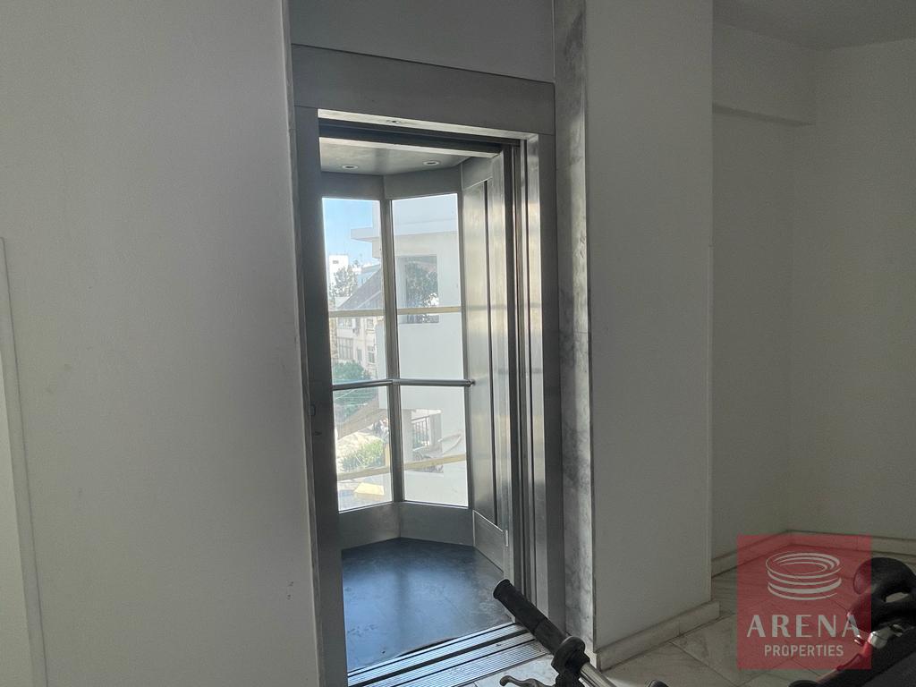 3 Bed apt in Engomi - elevator